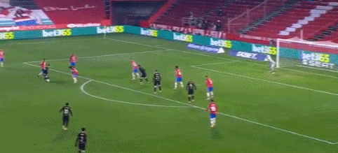 雷迪克谈里夫斯表现低迷：他扛了我们六周，消耗很大